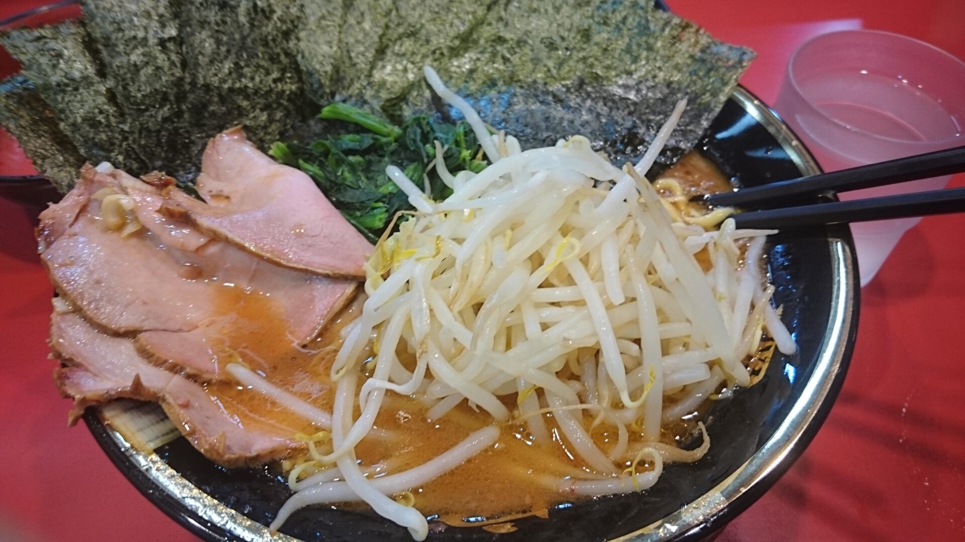 家系ラーメンにもやしをトッピングして簡易二郎インスパイア気分 俺ノランキング