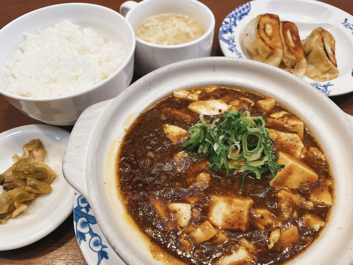 バーミヤン もうすぐお昼ですよ バミ定の武蔵野麻婆定食なら スープに餃子3コセットで4円 もちろんごはん大 21 11 12 俺ノランキング