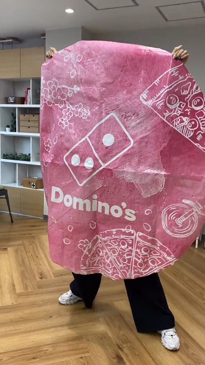 ドミノピザ ついにピザ回しセット始めたのかと思ったらどこでも花見セットについてくるレジャー 22 03 17 俺ノランキング