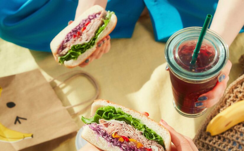 【スターバックスコーヒー】ショルダーハムアンド5種の野菜サンドイッチとお気に入りのドリンクで青空LunchTimeはいかがです【22/04/28】