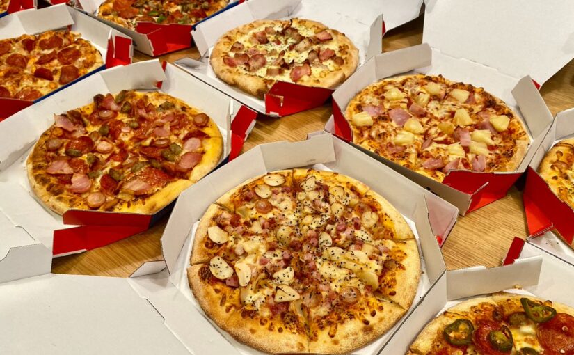 【ドミノピザ】あなたの好きにかぶりつけ！
ドミノのピザは一枚でも何枚でも
【お持ち帰り半額】✨
しかも35種類ぜー【22/06/13】