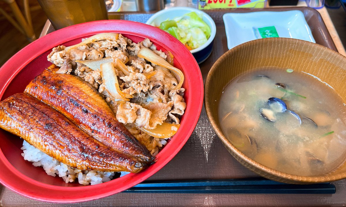 すき家 まだ起きているみなさんにお聞きします うな丼もしくはうな牛にプラス100円 税込110円 で しじ 22 07 30 俺ノランキング
